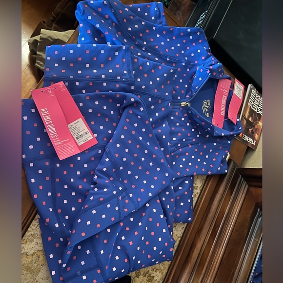 NWT Lilly Pulitzer LUX set - Picture 5 of 7